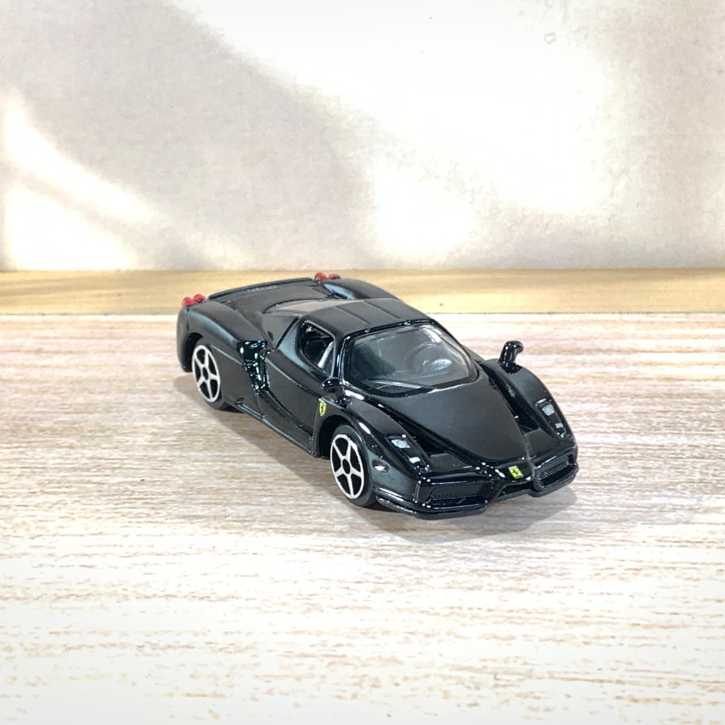 BURAGO FERRARI ENZO FERRARI HITAM BLACK RACE & PLAY BURAGO 1:64