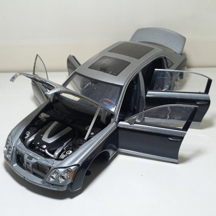 Diecast Autoart Maybach 62  Mercedes Benz auto art skala 18 junk