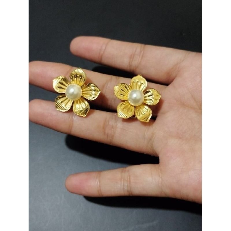 ArryayaHope - Anting Giwang Jepit Bunga Gold Kebaya Hijab/Non Hijab