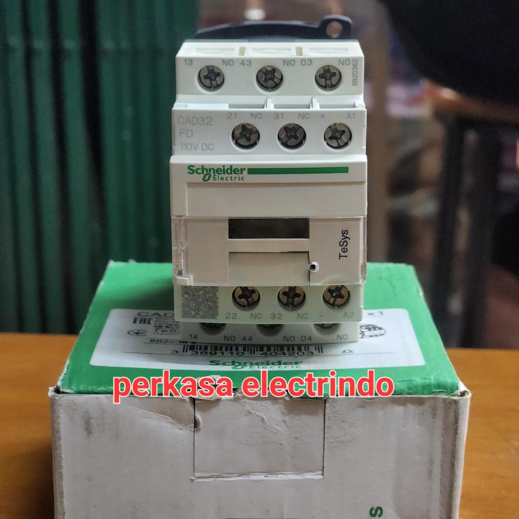 Contaktor Kontaktor Schneider CAD32FD 110V DC