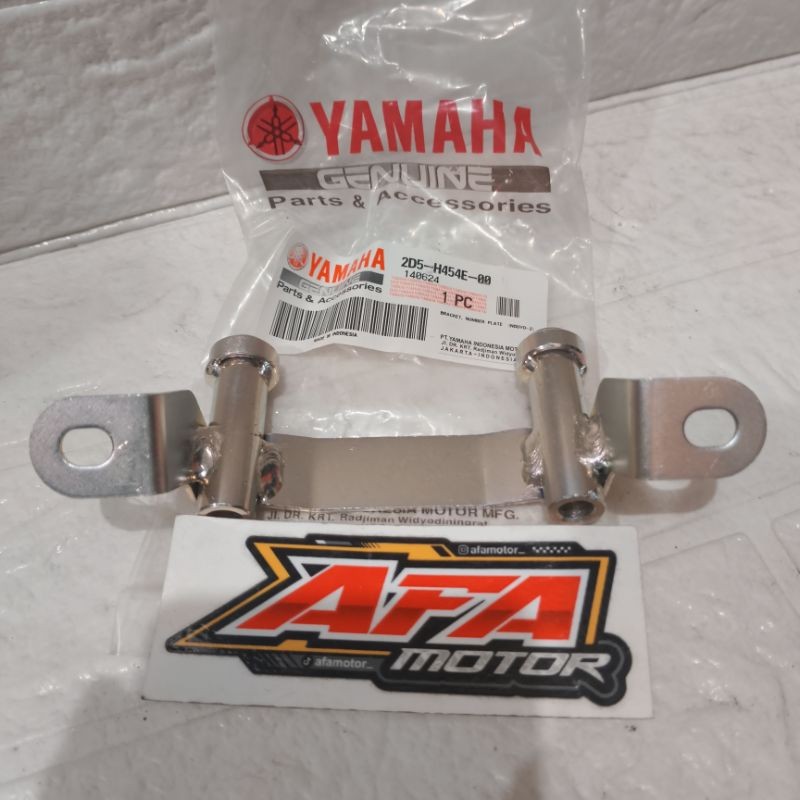 BRACKET BREKET PLAT NOMOR DEPAN NOUVO Z YGP  2D5-H454E-00 ORIGINAL YAMAHA 100%