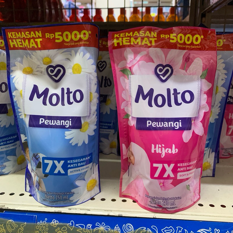 Molto Pewangi Pakaian 250ml