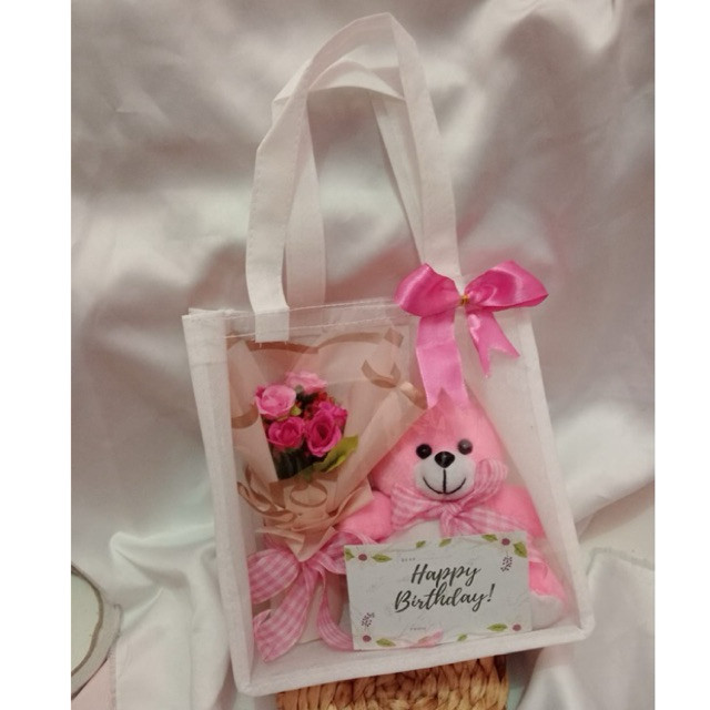 Buket bunga , buket boneka , buket tas mika , kado cewek ulang tahun , wisuda wedding hadiah hampers