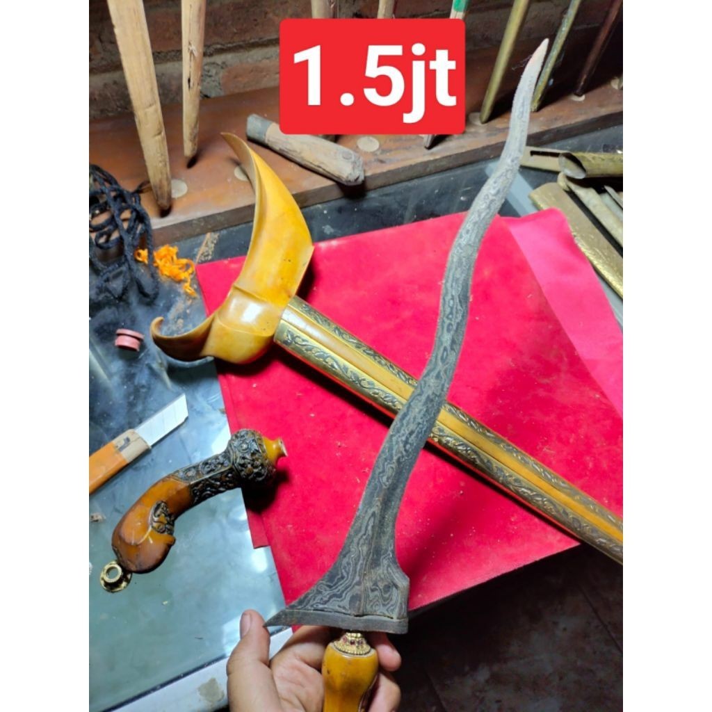 Keris Jaran Goyang Sepuh Majapahit Pamor Pedaringan Kebak Gagang Putri Kinurung 002