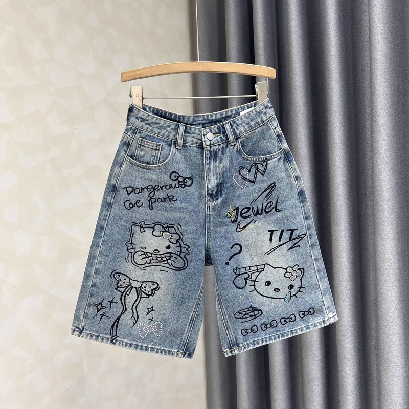 Graffiti cetak celana jeans, celana pendek
