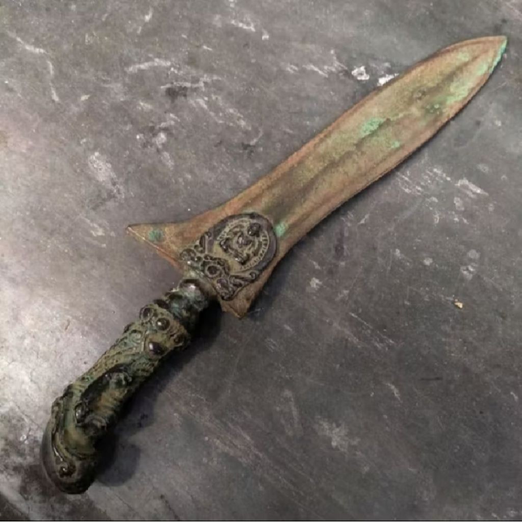 Pajangan betok budha kuningan