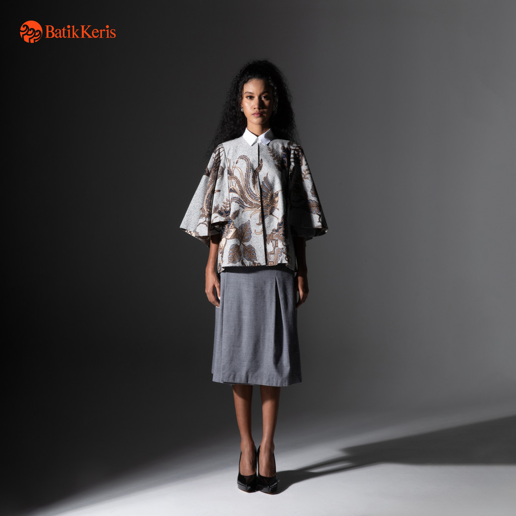 Batik Keris Outer Batik Kelelawar Leher Bulat Motif Keris Peksi Ukel Sewu-Grey