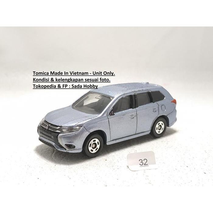 No 70 Mitsubishi Outlander Phev Tomica Diecast Miniatur