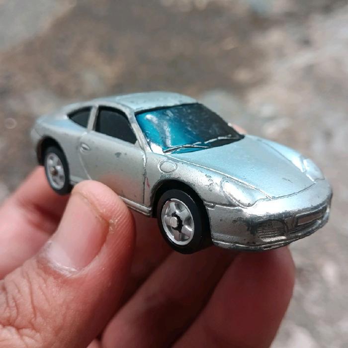 diecast loose maisto porsche 911 carrera 4s bahan custom diecast porsche