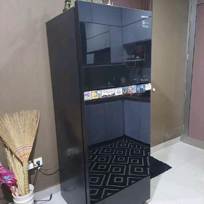 Kulkas Samsung Dua Pintu Inverter RT38FAUDDGL Black Glass 385 L