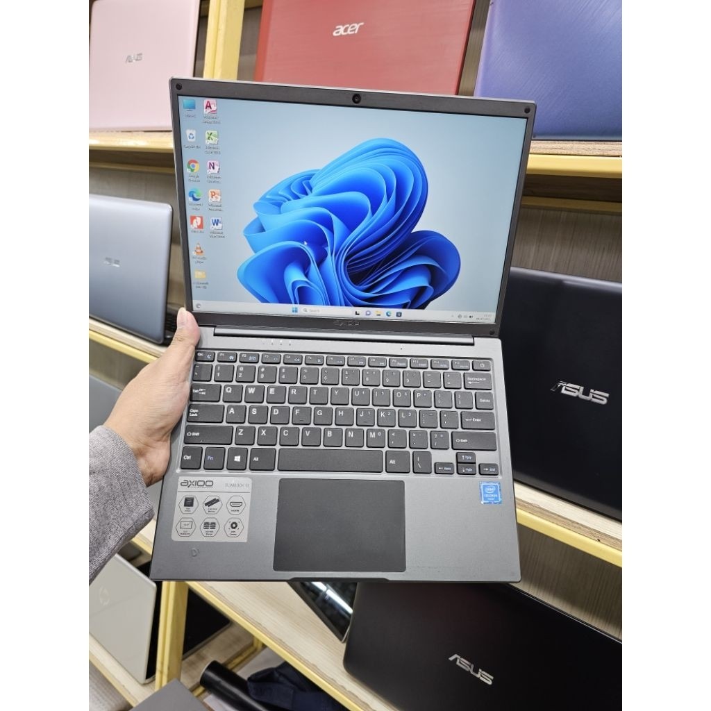 Laptop Leptop Axioo SLIMBOOK 13 Intel Celeron N4020 RAM 6GB SSD 128GB WINDOWS 11 Kondisi bagus warna