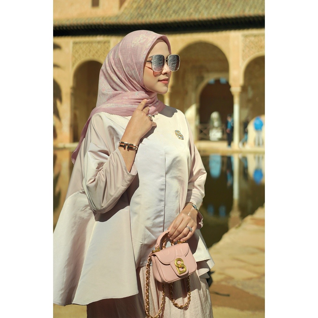 Buttonscarves The Granada Voile Square - Pink Mist