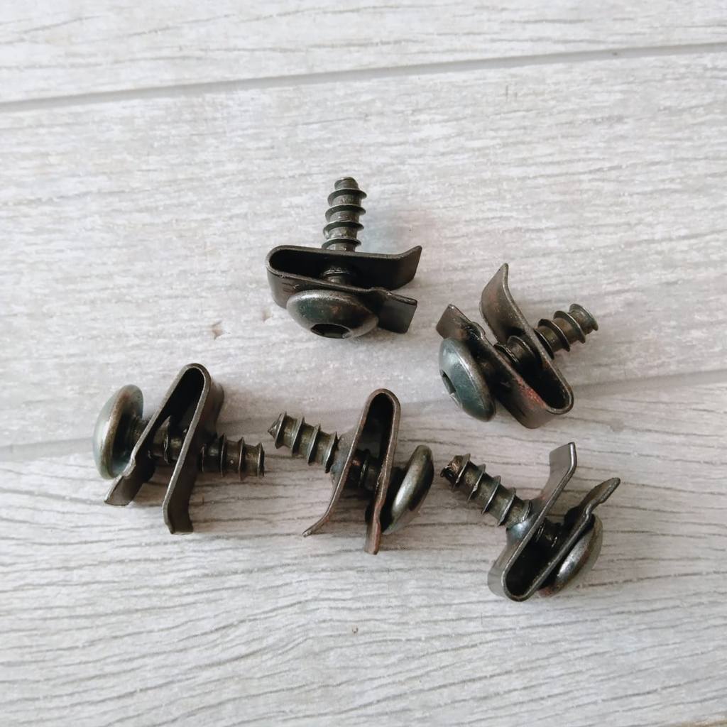 BAUT  BODY KUNCI ( L ) BAUT ULIR UNTUK MOTOR MATIC HONDA BEAT VARIO SCOOPY SPACY