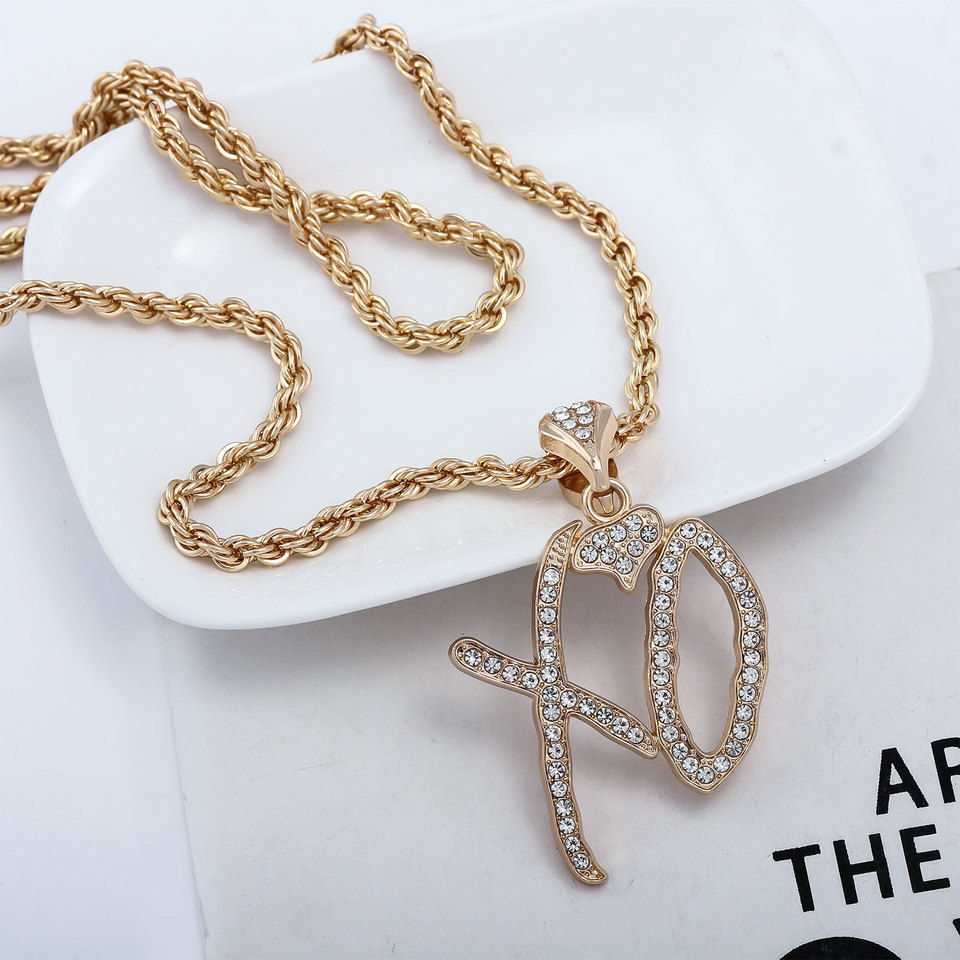 Hip-hop Fashion Necklace For Men And Women High-end Accessories English Letters XO Simple And Elegan
