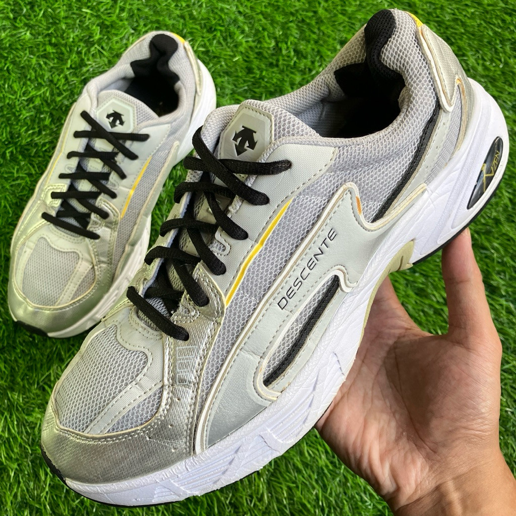 Descente Urban Grey Silver Low sneakers shoes ukuran 42