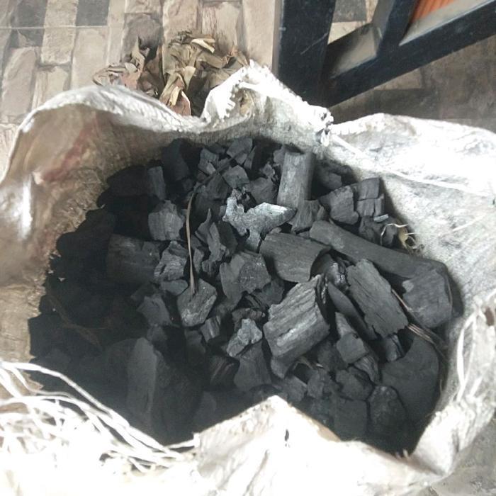 arang kayu 1 karung Berat 6-7 Kg /arang kayu termurah/ lump Charcoal/Bakaran/karbon aktif - areng ka