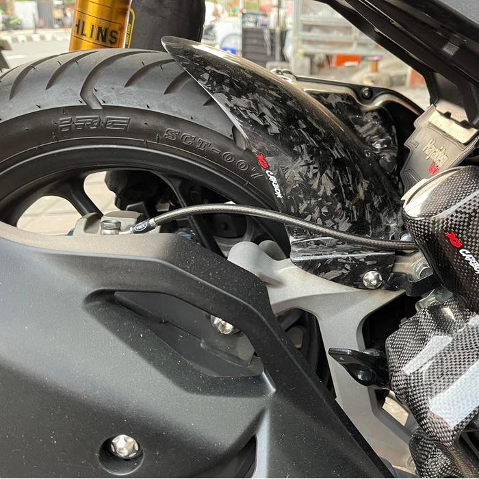 Hugger Vario 160 Carbon Forged