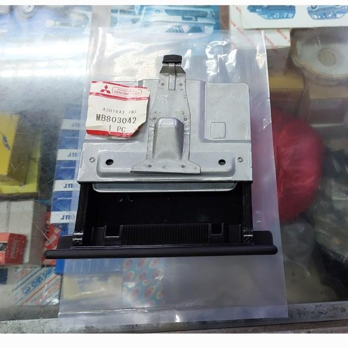 Asbak lancer dangan ashtray dasboard lancer dangan 1989 sd 1992 original Mitsubishi bermutu