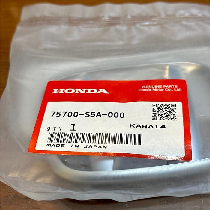 Honda Genuine 75700-S5A-000  emblem logo H grill depan Civic Es 01-03 PASSS