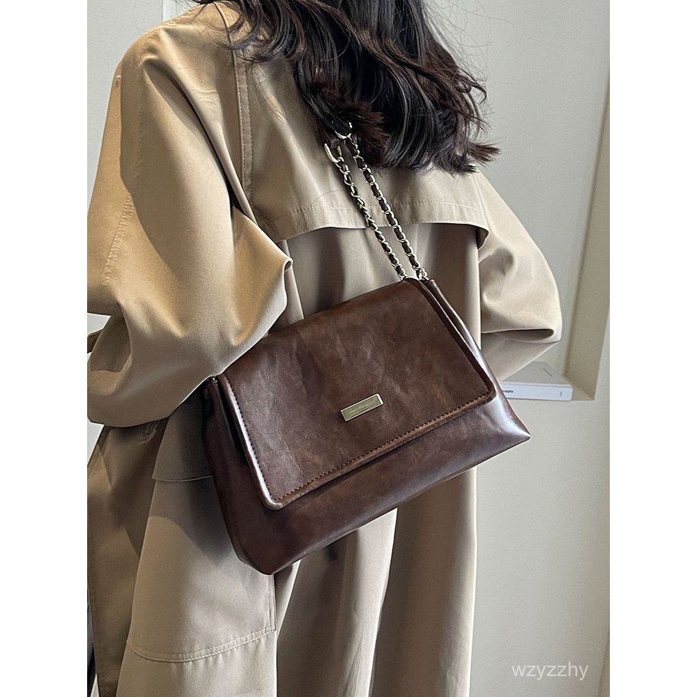 Tas Wanita Niche Fashion Baru Tas Kapasitas Besar Tas Rantai Tekstur Wanita Tas Bahu Tas Selempang