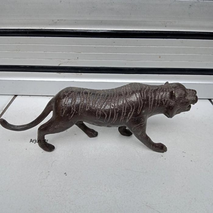Patung Macan Harimau Warna Hitam Bahan Kuningan Ukuran Mini Alusan