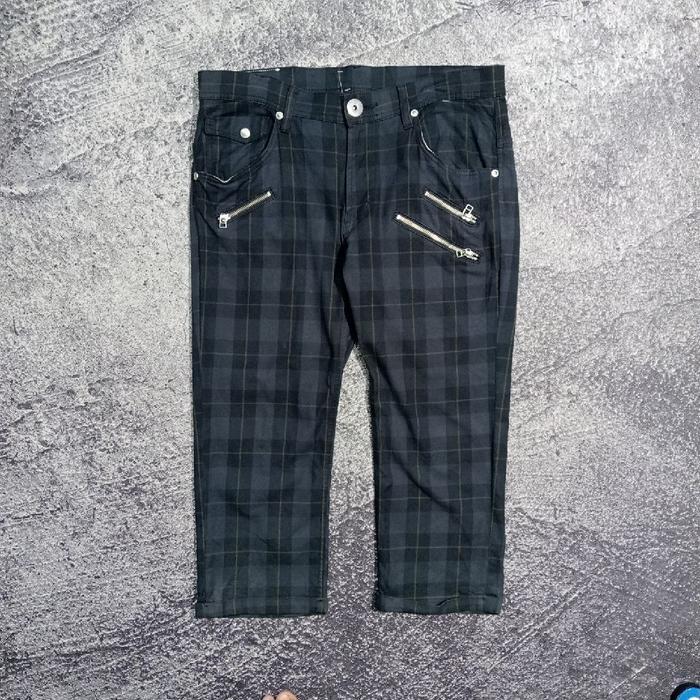 Celana pendek 3/4 LEE COWBOY Tartan multi Zipper murah size 38