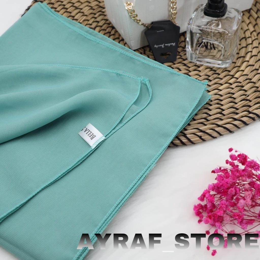 HIJAB SEGIEMPAT BELLA SQUARE SIZE 115x115 BAHAN POLLYCOTTON TEPI DI JAHIT NECI WARNA  BIRU WARDAH