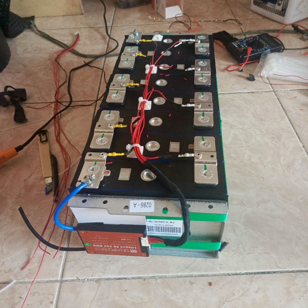 Baterai Lifepo4 Custom 12v 24v 48v 100/200/300Ah/120AH