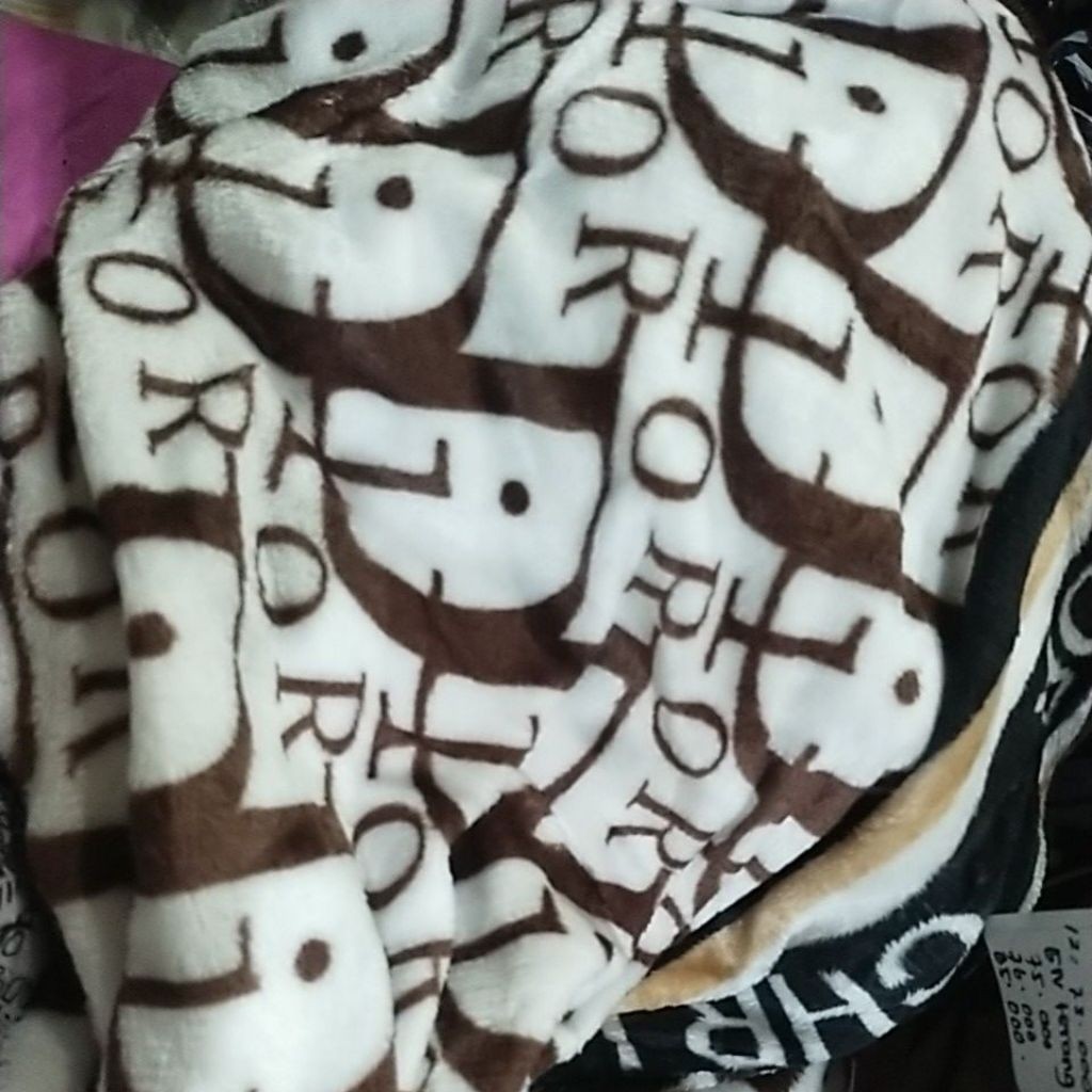 Selimut Bulu Lembut Halus Ukuran Besar SRH