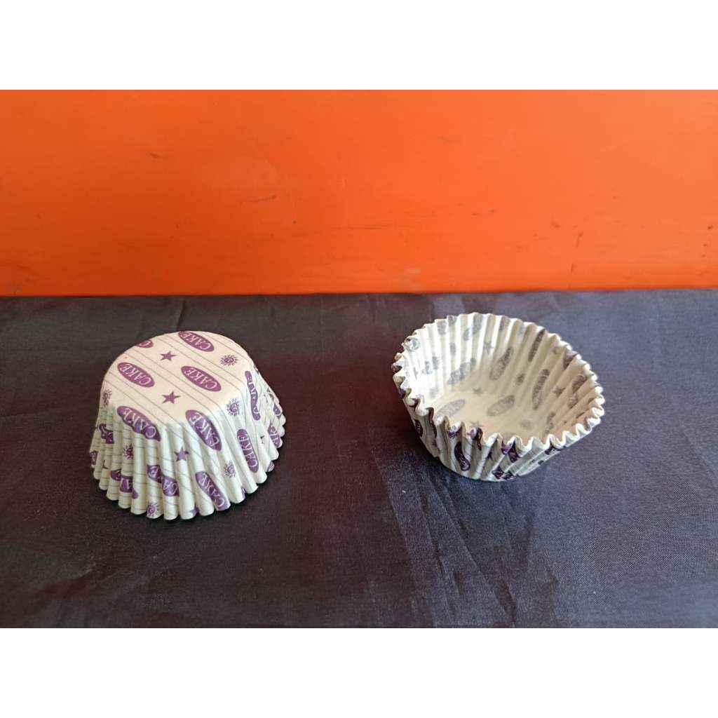 CAKE CASE 10,5 CM PUTIH MOTIF KEMBANG