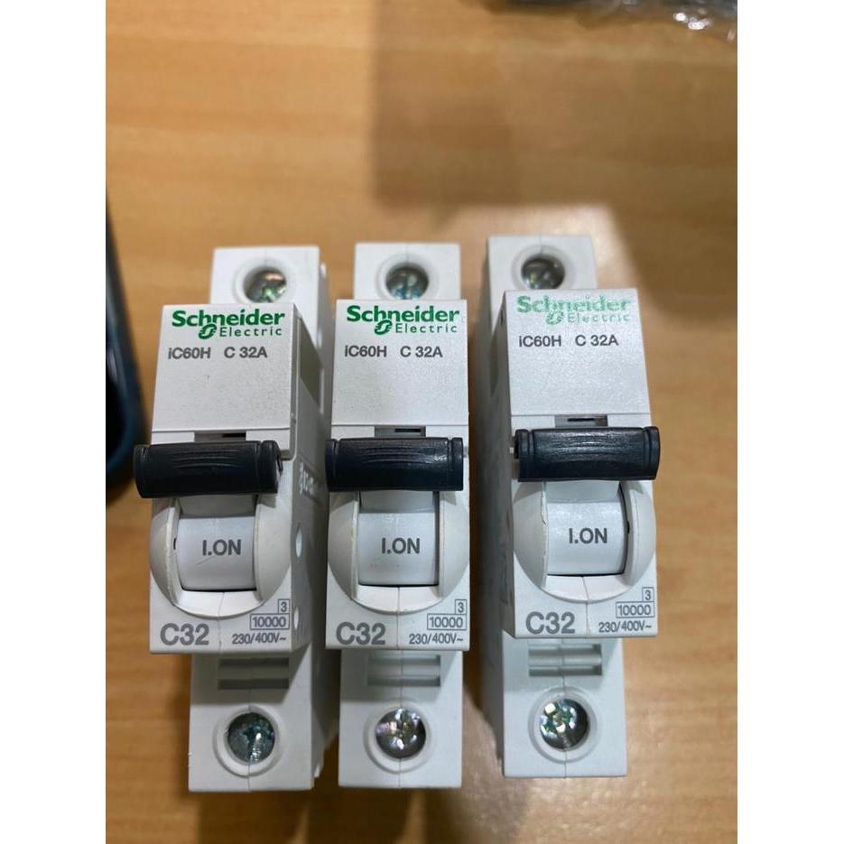 MCB SCHNEIDER 10KA IC60H 1P 32A A9F84132 ORIGINAL