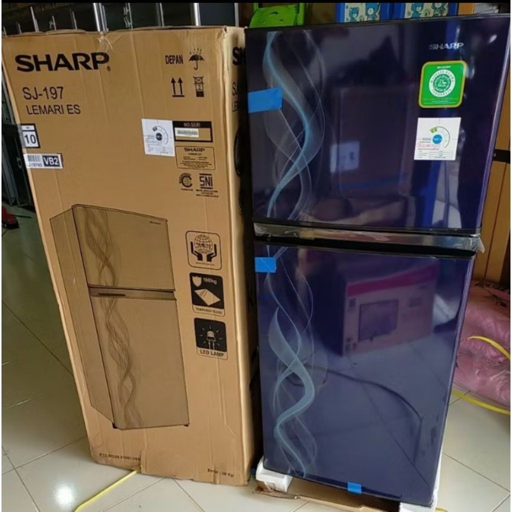 LEMARI ES 2 PINTU SHARP SJ-197 ND