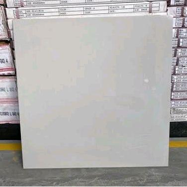 Granit Lantai Dan Dinding 60x60 Prato Ivory Glazed Polish | Kilap | Glossy Product Kia