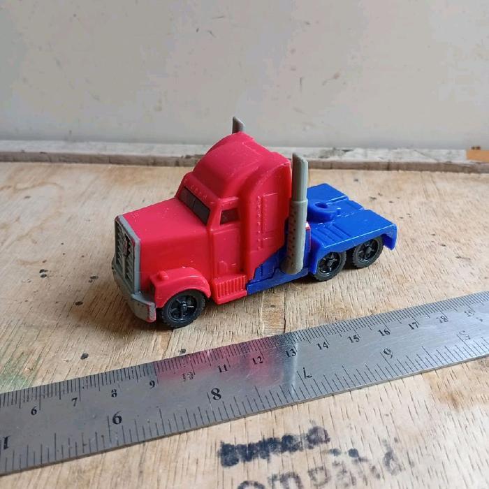 mainan transformers optimus prime McDonald's 2ND