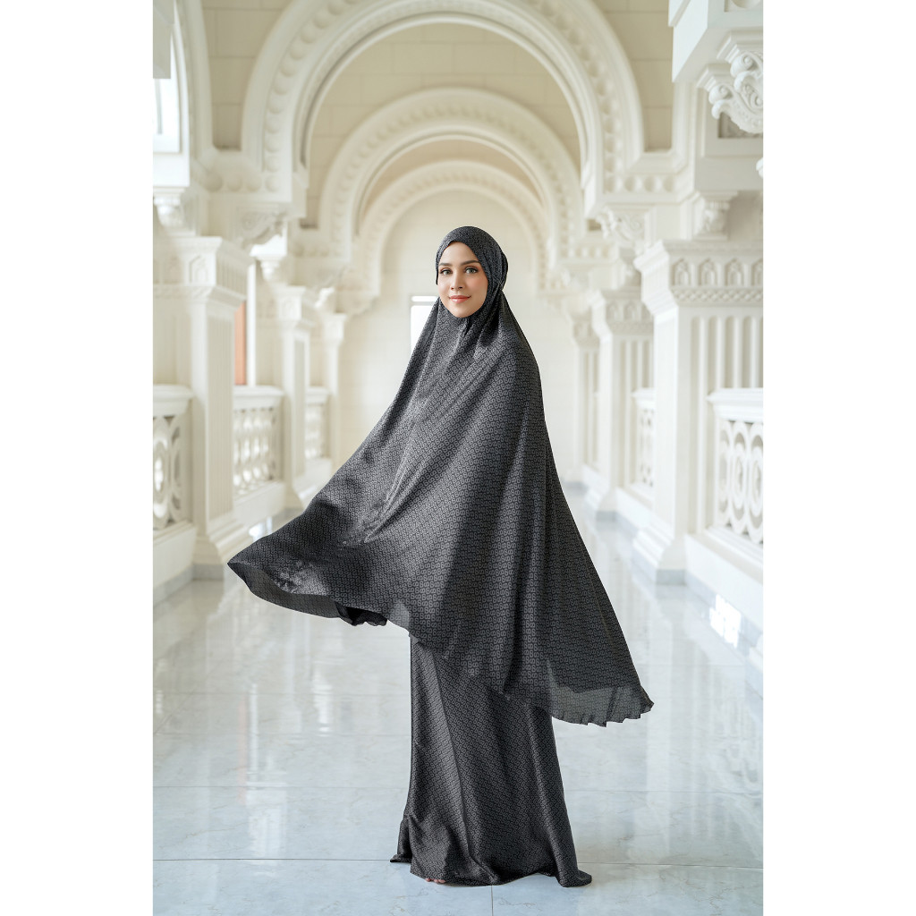 Buttonscarves Tapis Prayer Robe - Jet Black