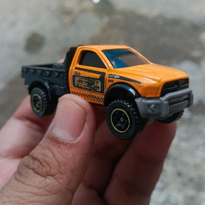 diecast loose matchbox 2016 ram flatbed matchbox loose