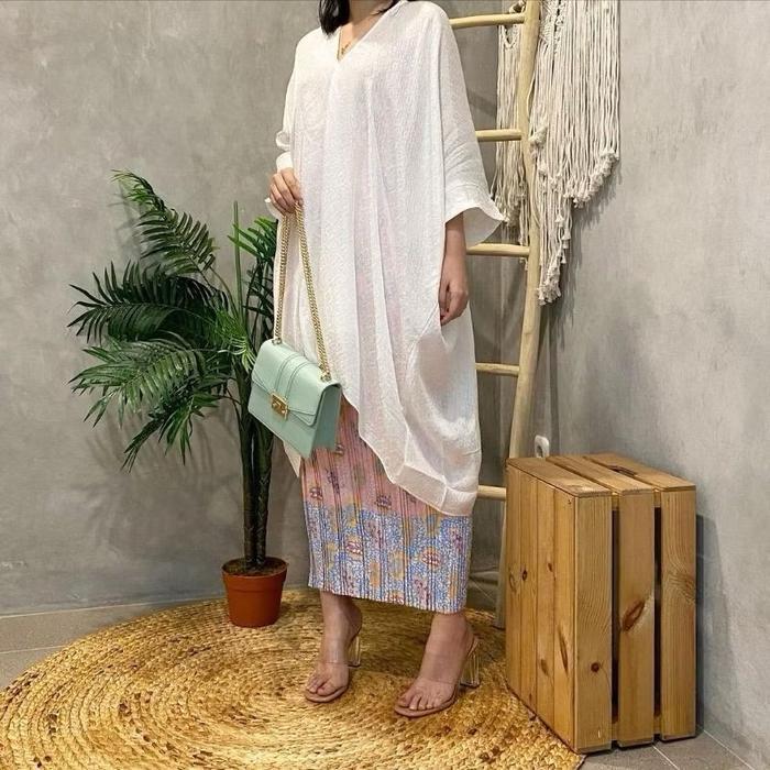BLOUSE KAFTAN TUNIK ARUNA POLOS BATIK VISCOUSE (hanya atasan) Gaun Kondangan Wanita - Putih, Allsize