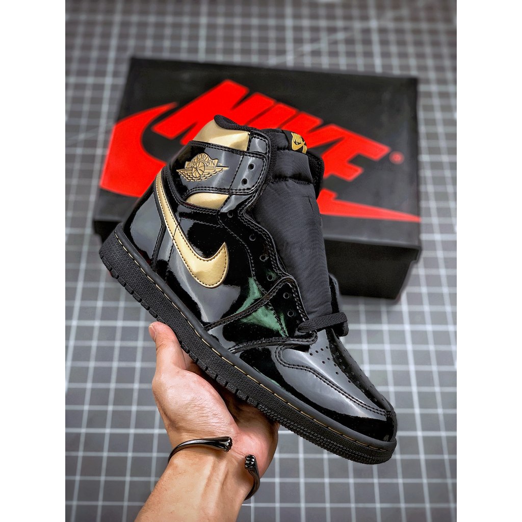 Air Jordan 1 High OG Black Gold Patent Original Sepatu  Hadiah Couple