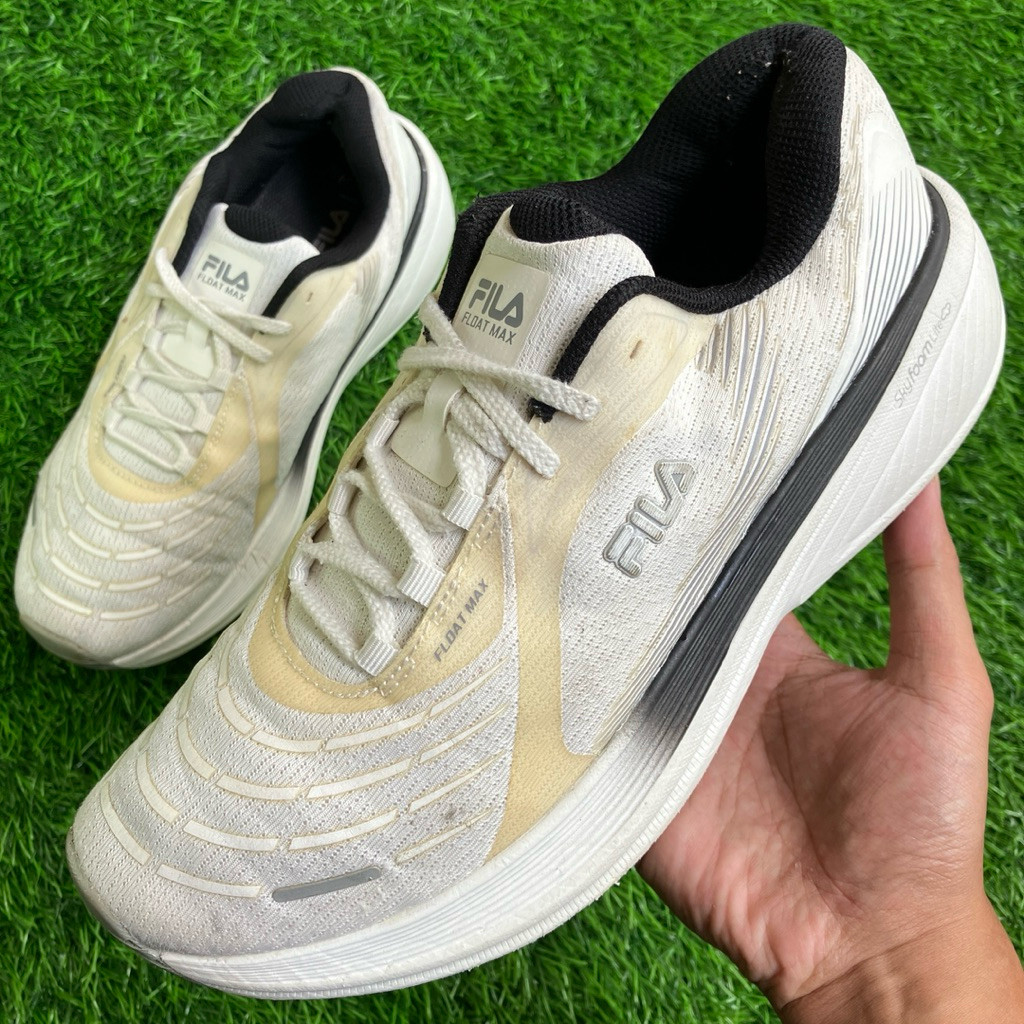 FILA SkyFoam Lite White Mesh Running shoes ukuran 41,5