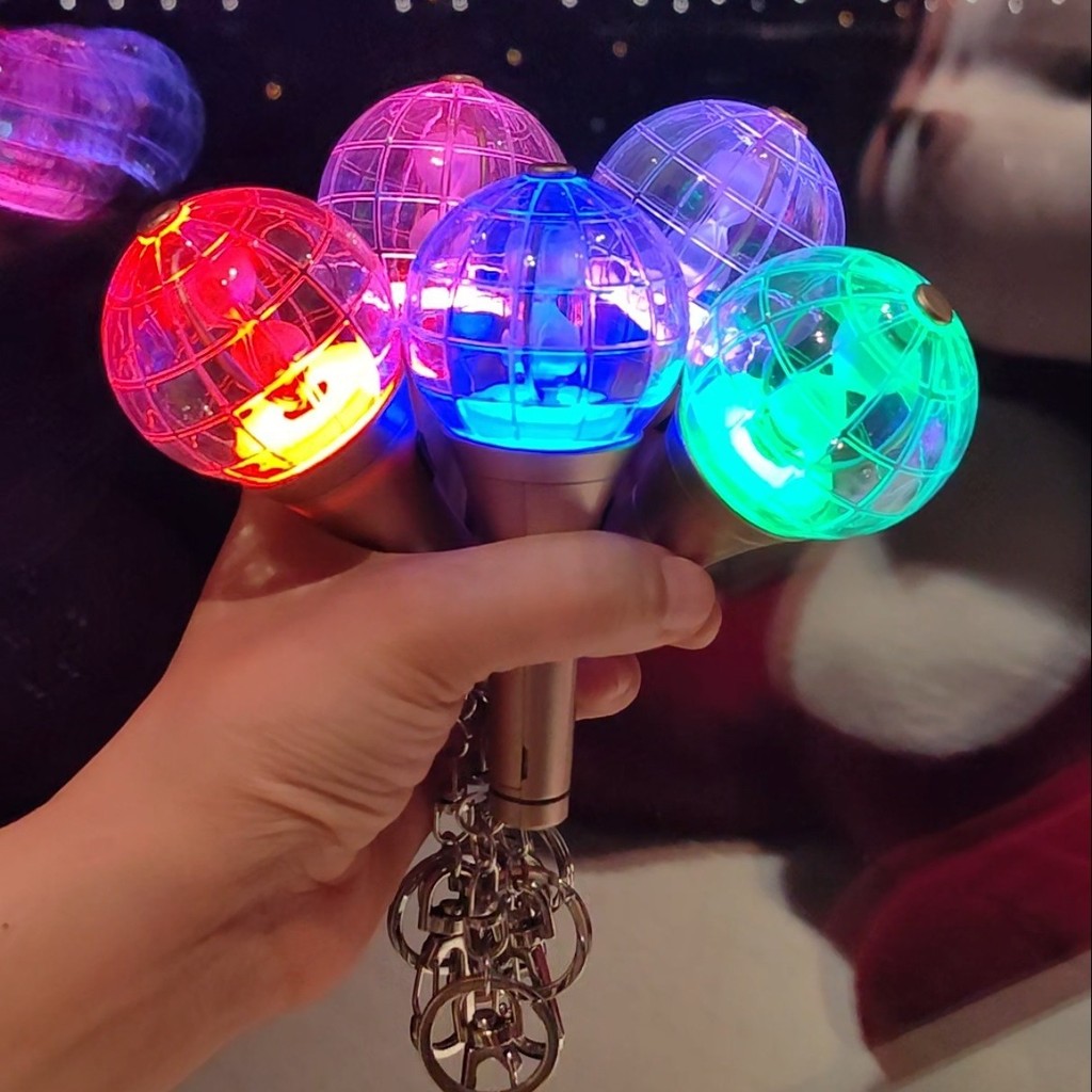 Kpop ATEEZ Mini Light Stick Keycha Creative Lights Keyrings Bag Pent Key Tings Fans Collections Gift