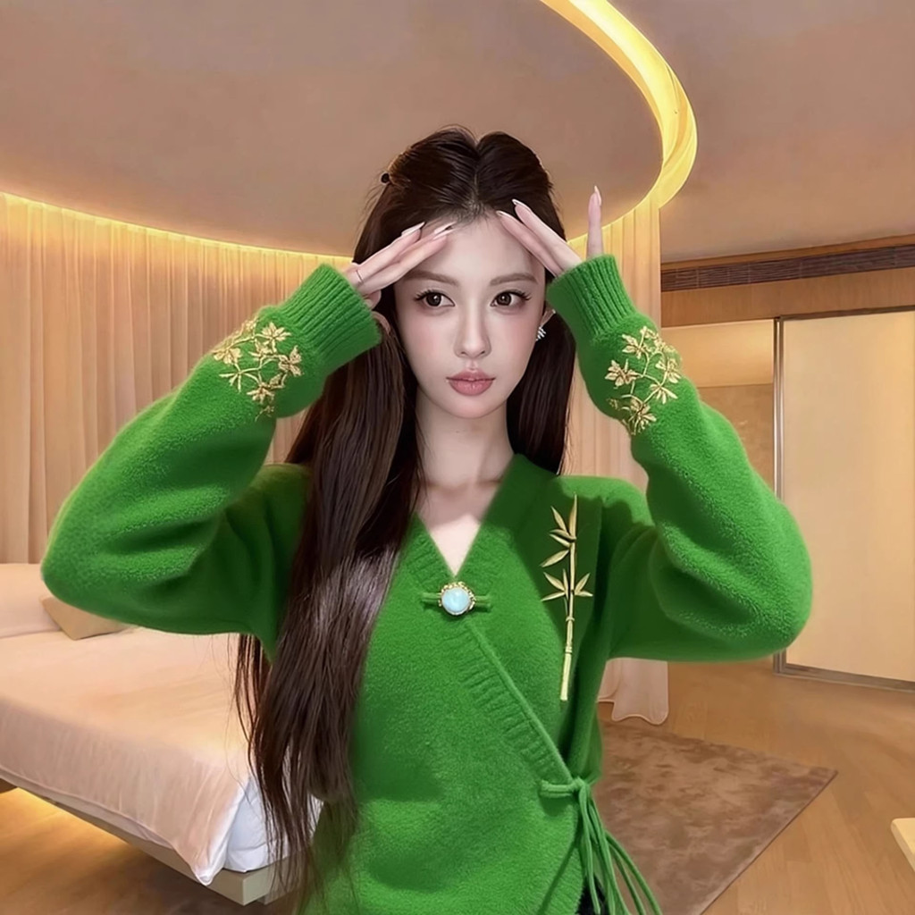 Sweater Cetak Daun Bambu Hijau Wanita Atasan Rajut Elegan