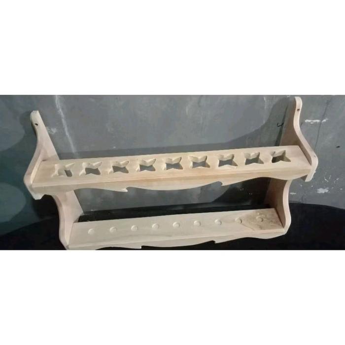 Jagrak keris tmbk keris model dinding nempel panjang 60 tinggi 24 cm isi 7 keris KA33+ bk keris mega