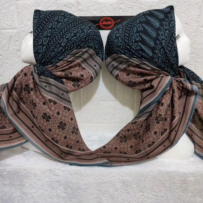 HIJAB SEGI EMPAT VOAL MOTIF ETNIK BATIK HITAM BATIK
