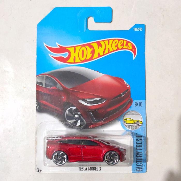 Mainan Hot Wheels Tesla Model X merah 2016 Factory Fresh rare