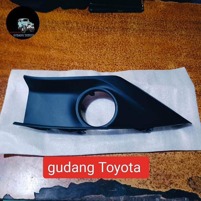 COVER FOGLAMP KANAN RH INNOVA VENTURER BERMUTU