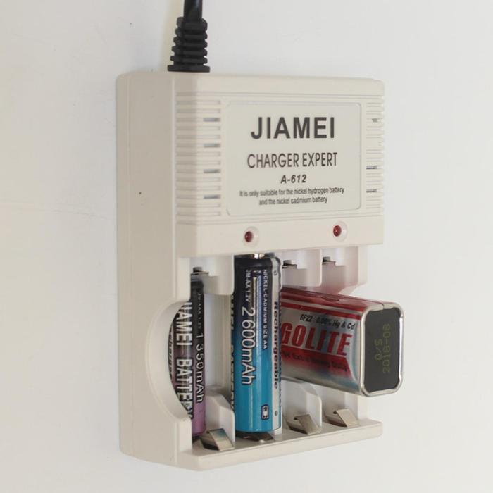 Charger Baterai JIAMEI AA AAA 9V Kotak Batre A2 A3 Cas Batu 4 Slot