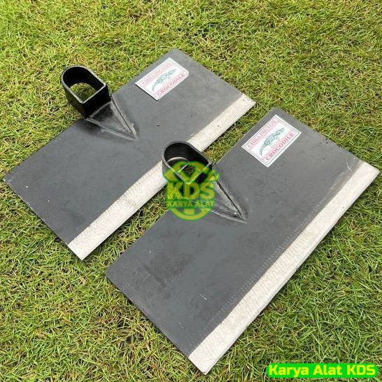 Cangkul Garuk Model Corong Kolong Lebar 30cm - Pacul Garuk Sampah & Adukan Semen Cor