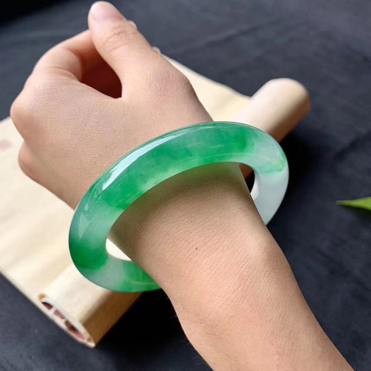 Gelang jadeite gelang tipis jenis es gelang bulat bergaya bangsawan gelang jade kaca hijau kekuninga