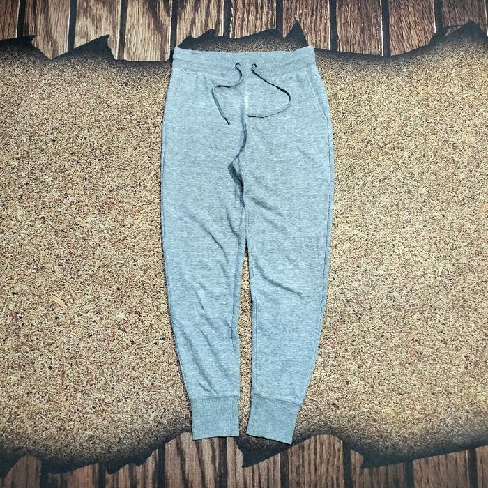 celana jogger pria UNIQLO abu abu muda celana training relaxed pants casual mursh bagus size 26-30