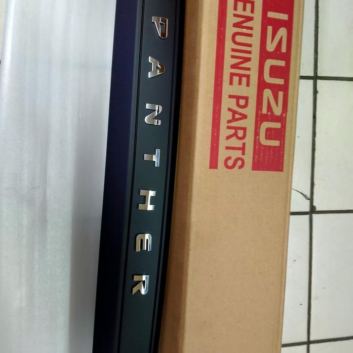 garnis linsence plat nomor belakang Isuzu panther original